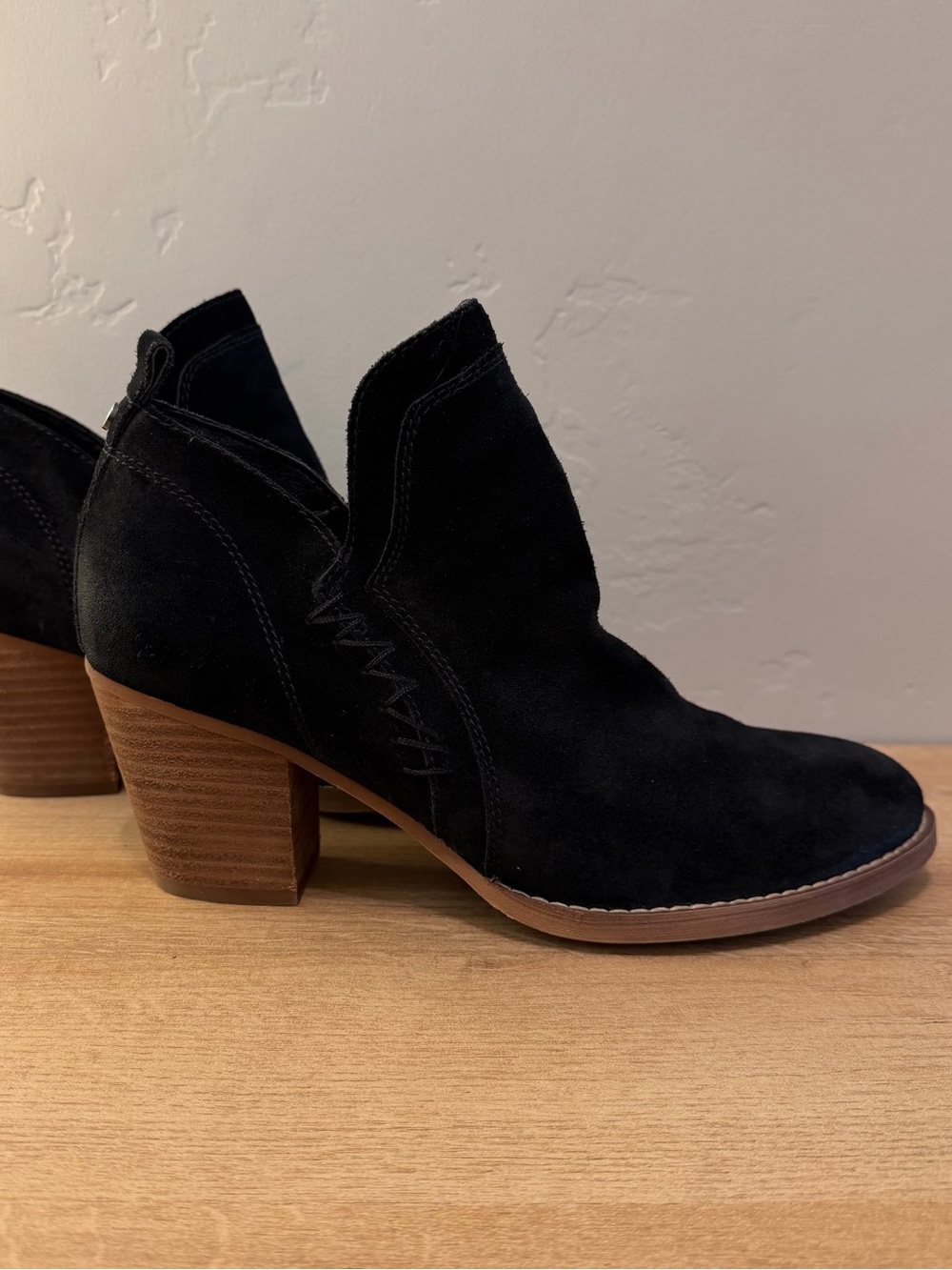 Sam Edelman Black Suede Block Heel Booties Size 8